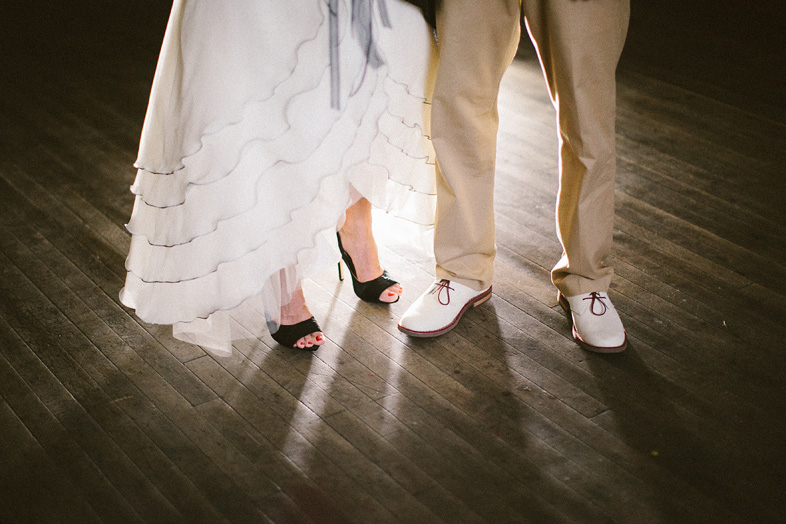 IMAGE: http://redfieldphotography.com/redfieldblog/wp-content/uploads/2012/10/blog_MG_4470.jpg